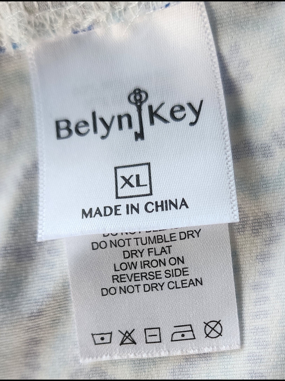 Belyn Key Light Blue Hexagon Print Sleeveless Polo - Picture 11 of 11